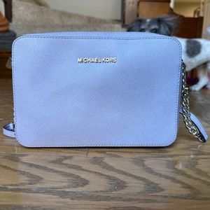 Michael Kors Womens Jet Set EW Crossbody Small Pale Lilac Handbag 32S4STVC3L